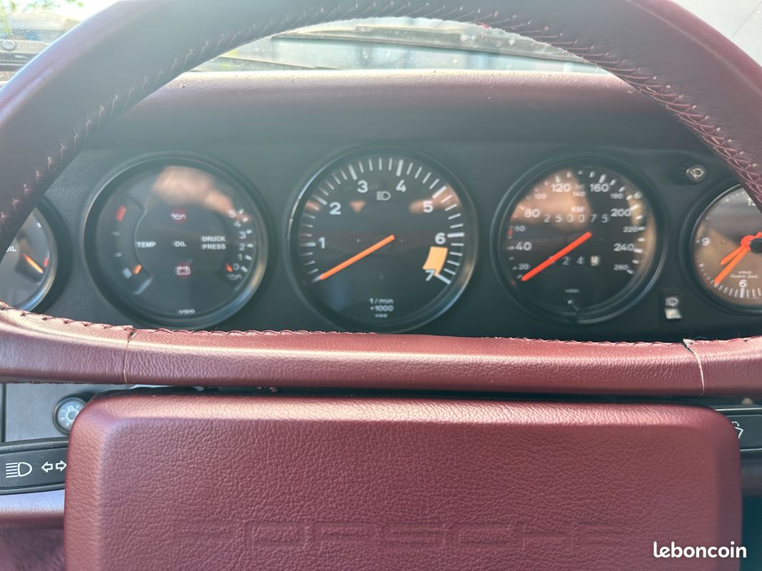 Porsche 911 Carrera 3.2 CABRIOLET (image 10)