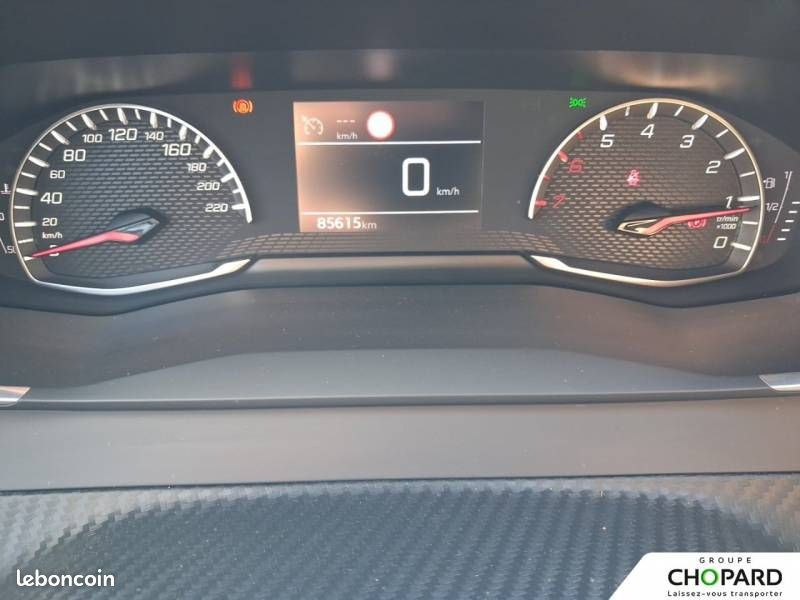 Peugeot 208 BlueHDi 100 S&S BVM6 Style (image 21)