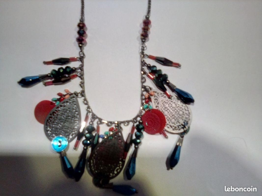 Collier fantaisie (image 3)