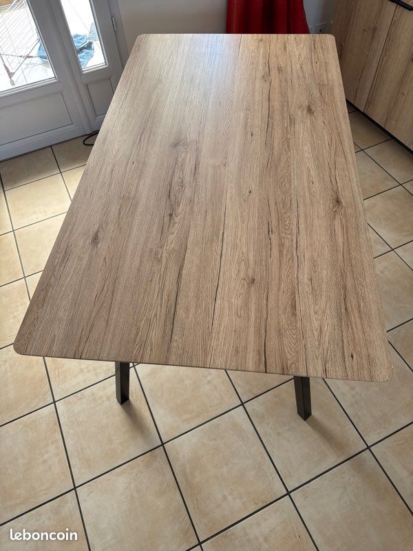 Table 6 personnes (image 2)