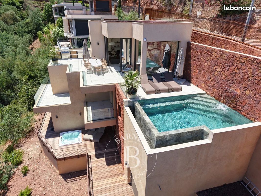 Maison 6 pièces 258 m² · à Théoule-sur-Mer · 258 m² · 2 990 000 €
