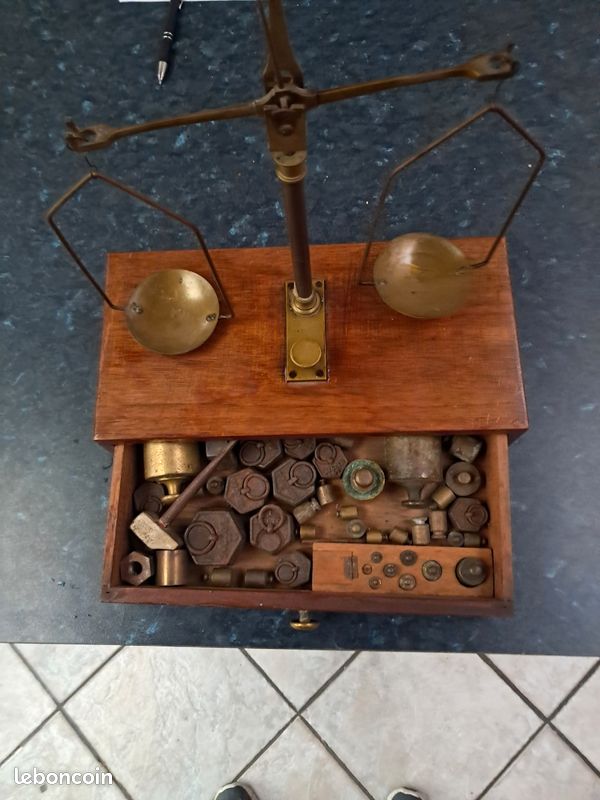 Ancienne balance a pharmacie (image 3)