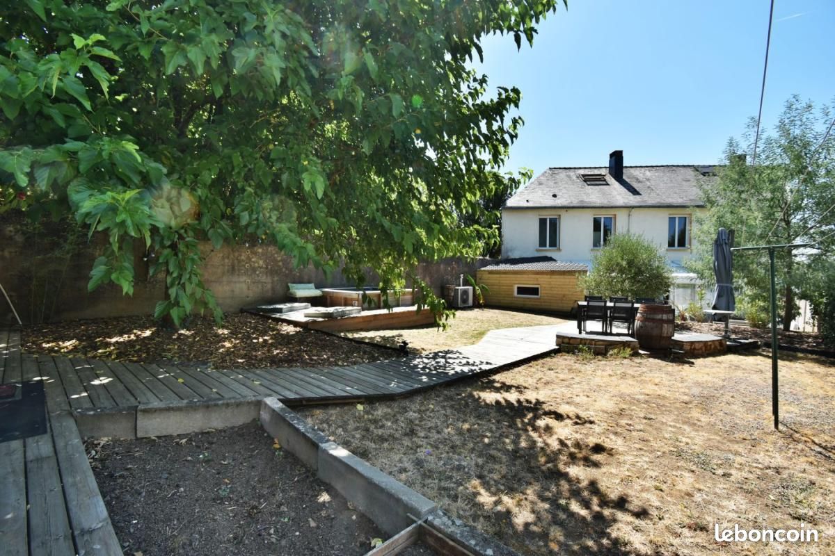 Maison 8 pièces 166 m² · à Cholet · 166 m² · 379 600 €