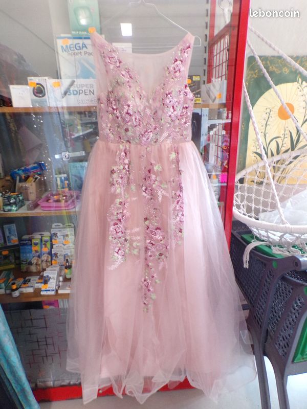 Robe De Bal Rose En Dentelle Polyester - Taille 10, Neuve Sans étiquette, Style Princesse