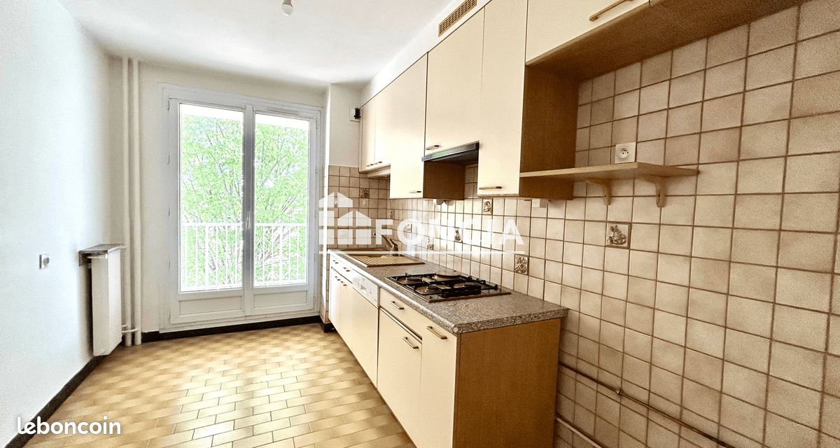 Appartement 3 pièces 75 m² · à Vénissieux · 75 m² · 1 005 €/mois
