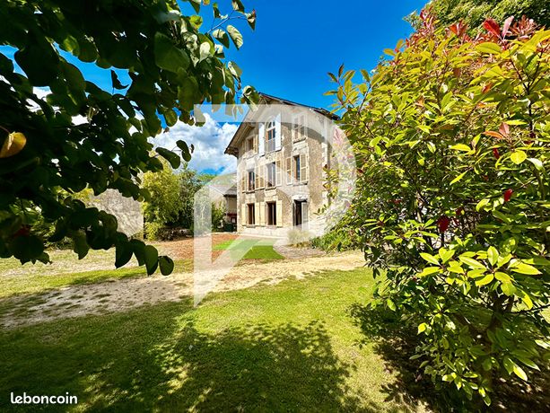 Propriété 6 pièces 242 m²