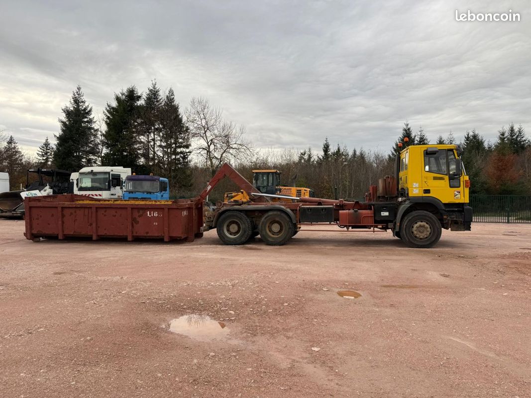 Iveco Trakker Ampliroll 6x4 (image 2)