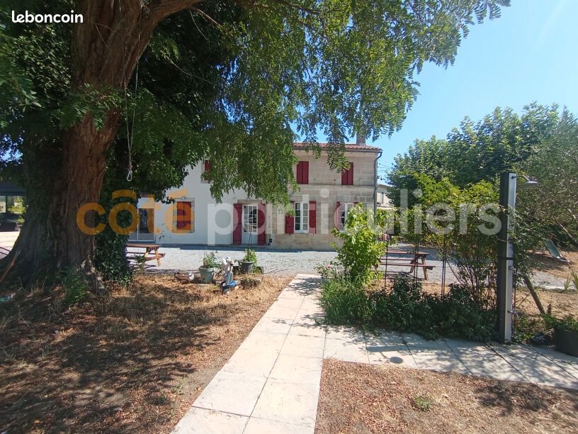 Maison 10 pièces 280 m² · à Les Artigues-de-Lussac · 280 m² · 675 350 €