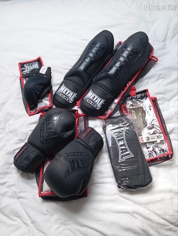 Metal Boxe MB303N Protège-tibias/pieds Noir Taille M