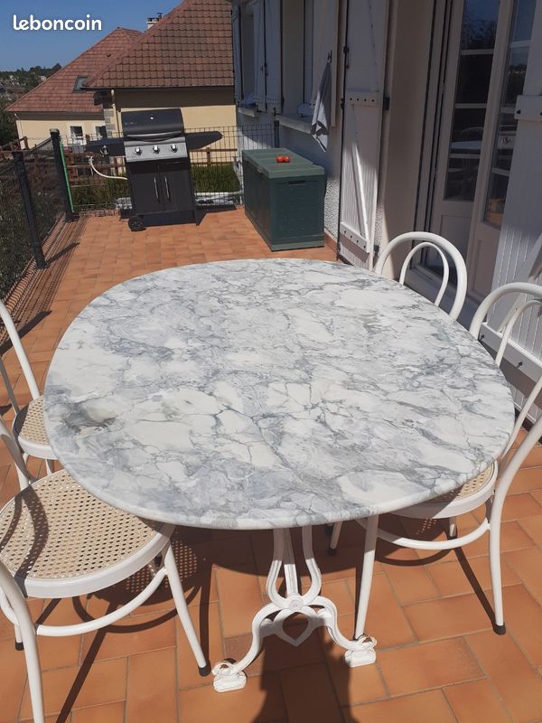Table en marbre (image 1)