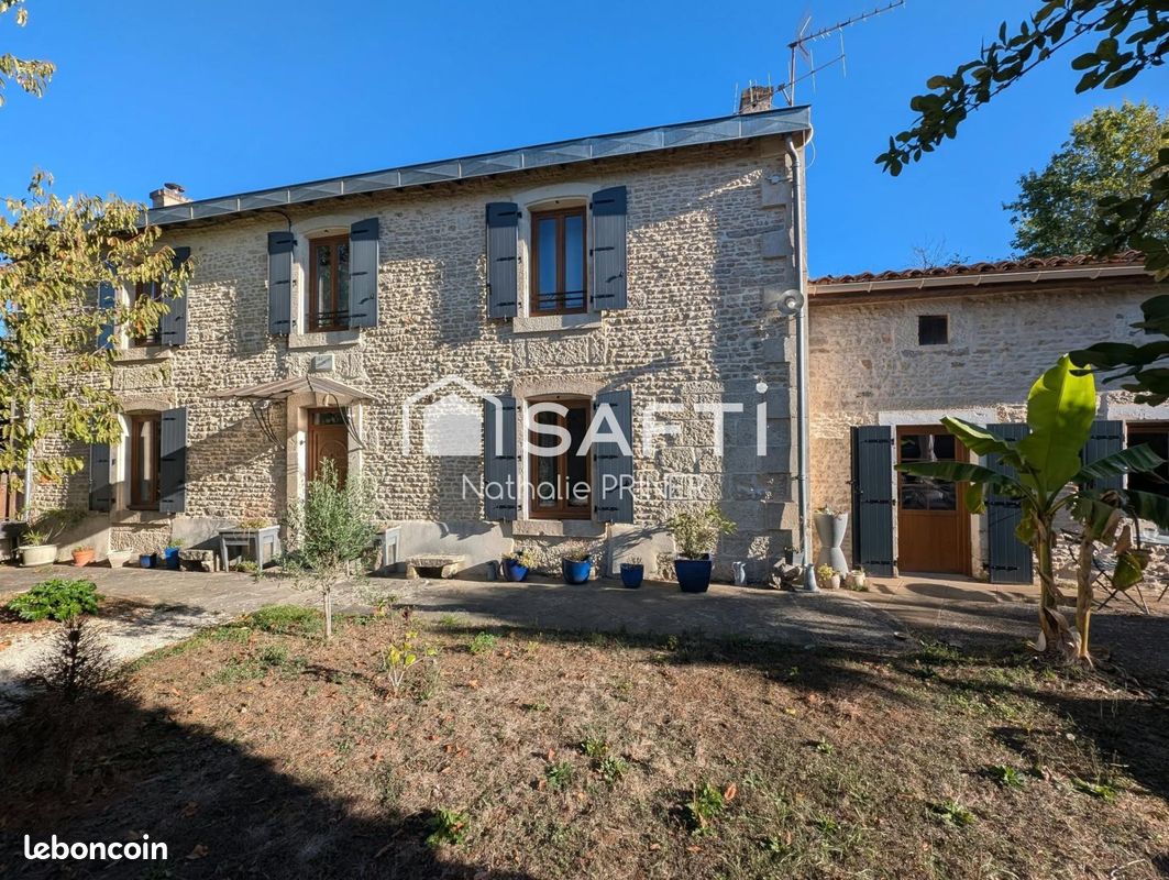 Maison 7 pièces 210 m² · à Vouillé · 210 m² · 299 000 €