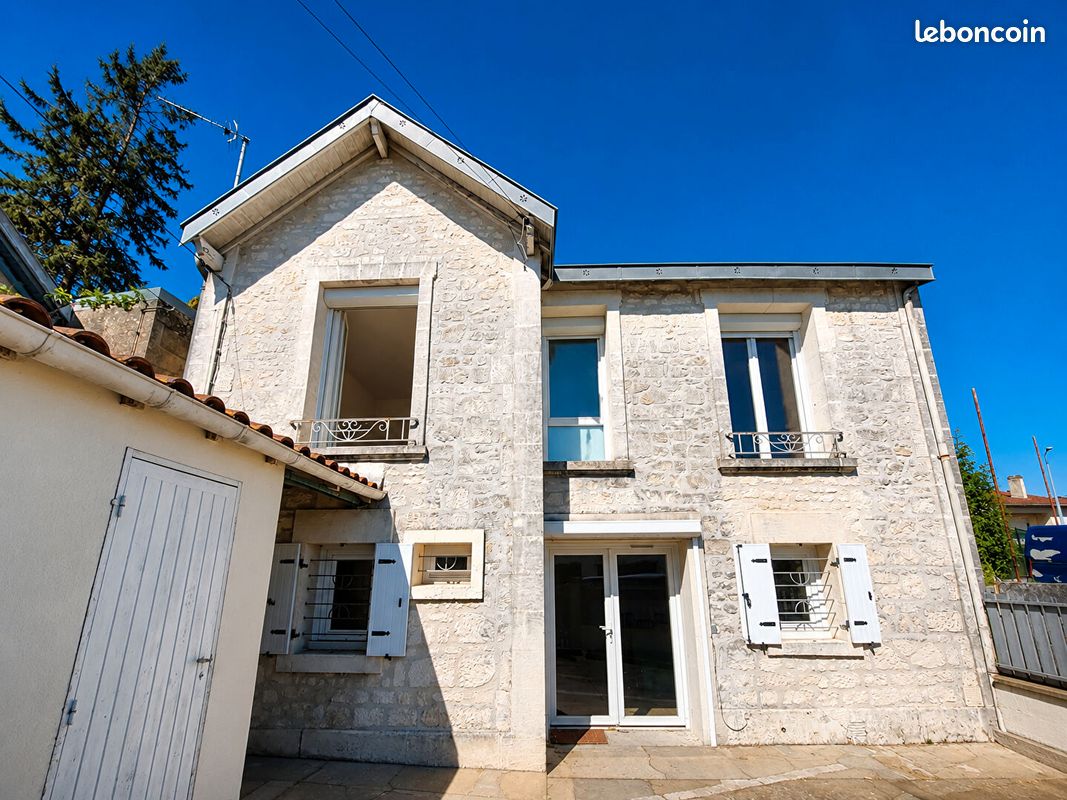 Maison 4 pièces 85 m² · à Saintes · 85 m² · 970 €