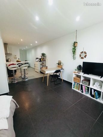 Beau F1/F2 style loft parking privé À voir