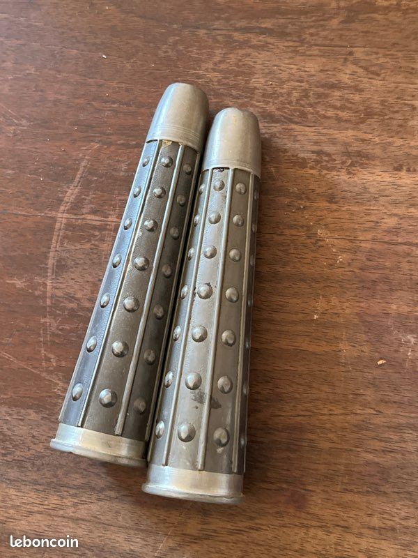 Salière et poivrière vintage en métal – anciennes (image 4)