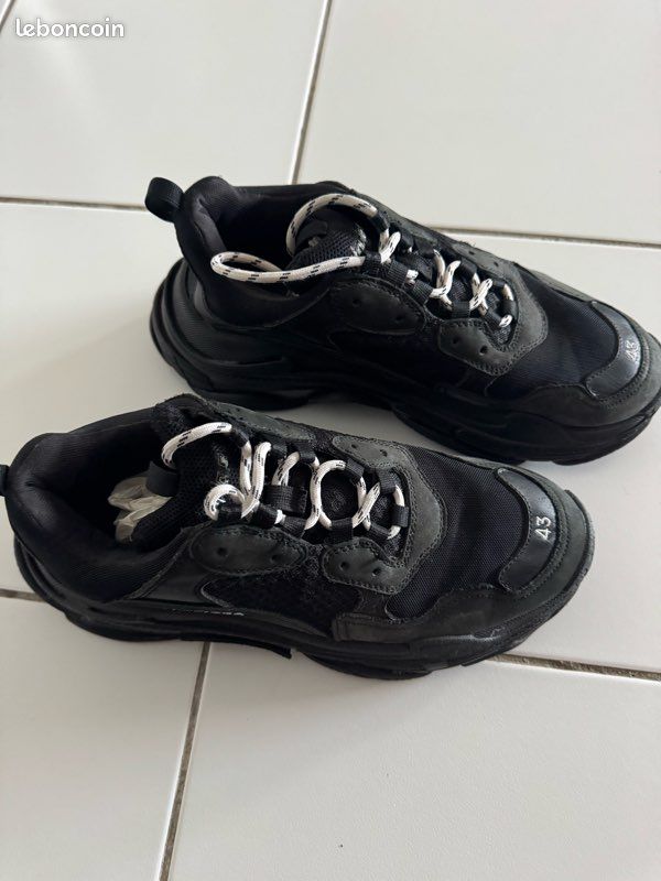 Balenciaga Triple S noires 👍 (image 1)