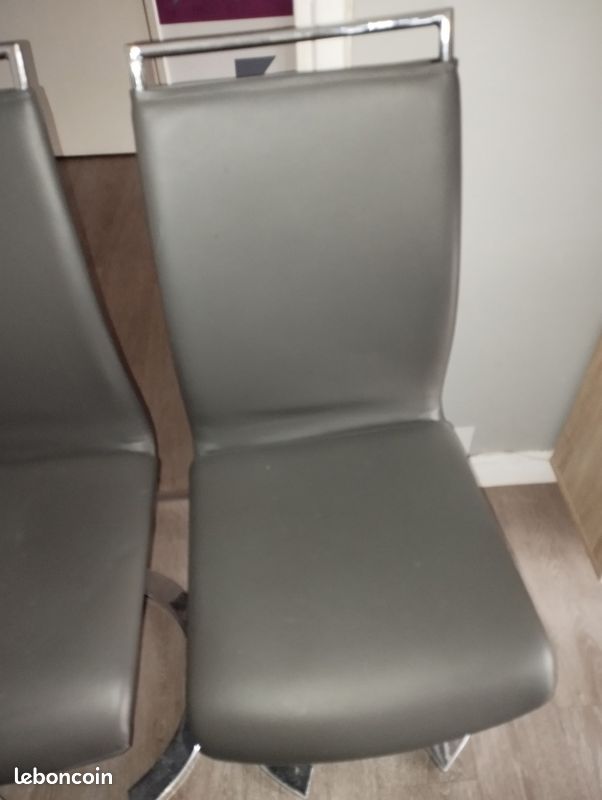Table et chaises (image 2)