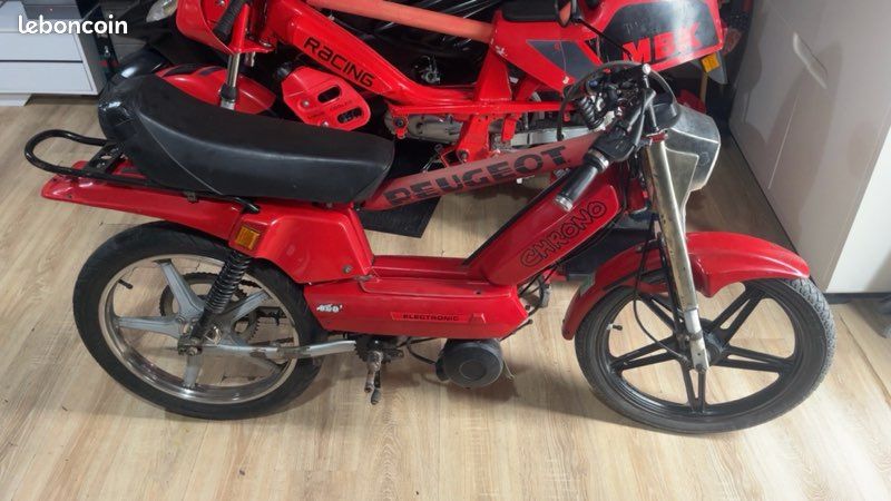 Peugeot 103 chrono rouge à restaurer jamais immatriculé (image 2)