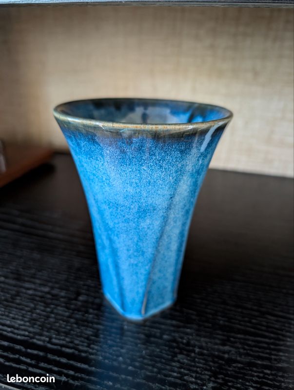 Petit vase bleu (image 1)