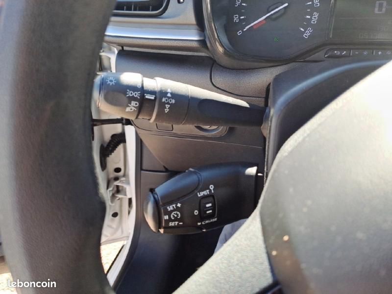 Citroen C3 1.5 BlueHDi 100ch S&S Feel E6.d (image 22)