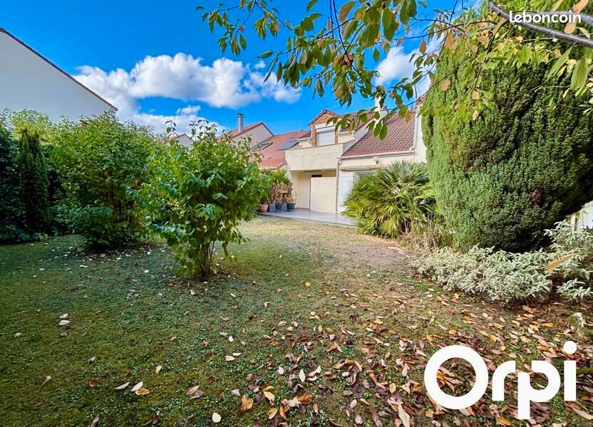 Maison 4 pièces 108 m² · à Montigny-le-Bretonneux · 108 m² · 2 150 €/mois