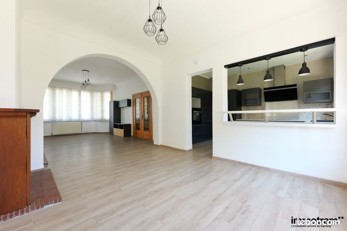 Maison 7 pièces 210 m² · à La Madeleine · 210 m² · 745 000 €