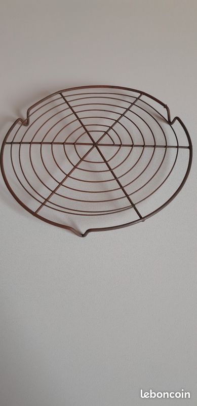 Ancien dessous de plat en fil de fer (image 1)