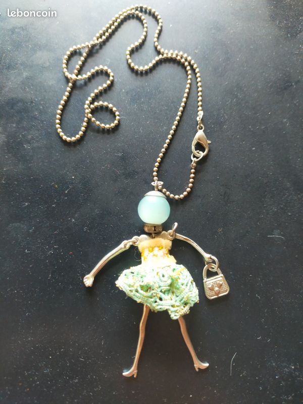 Collier En Bronze - Cabochon Petite Fille Et Sa Poupée, 25mm, Sans Marque