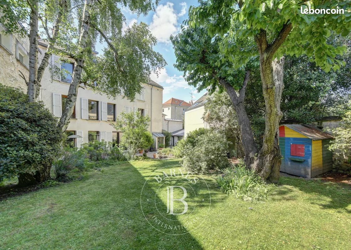 Maison 11 pièces 303 m² · à Saint-Germain-en-Laye · 303 m² · 2 550 000 €