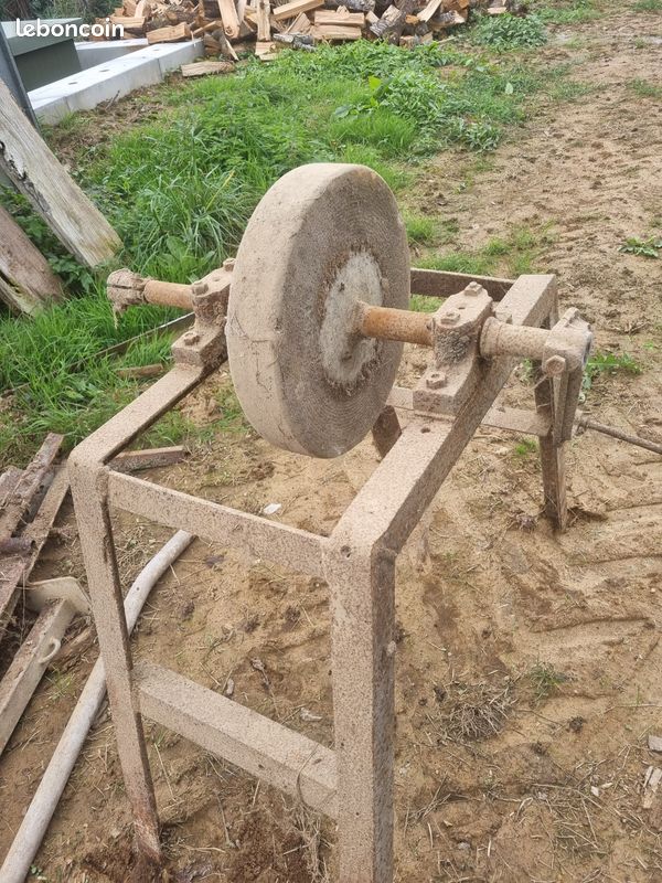 Meule a aiguiser (image 1)