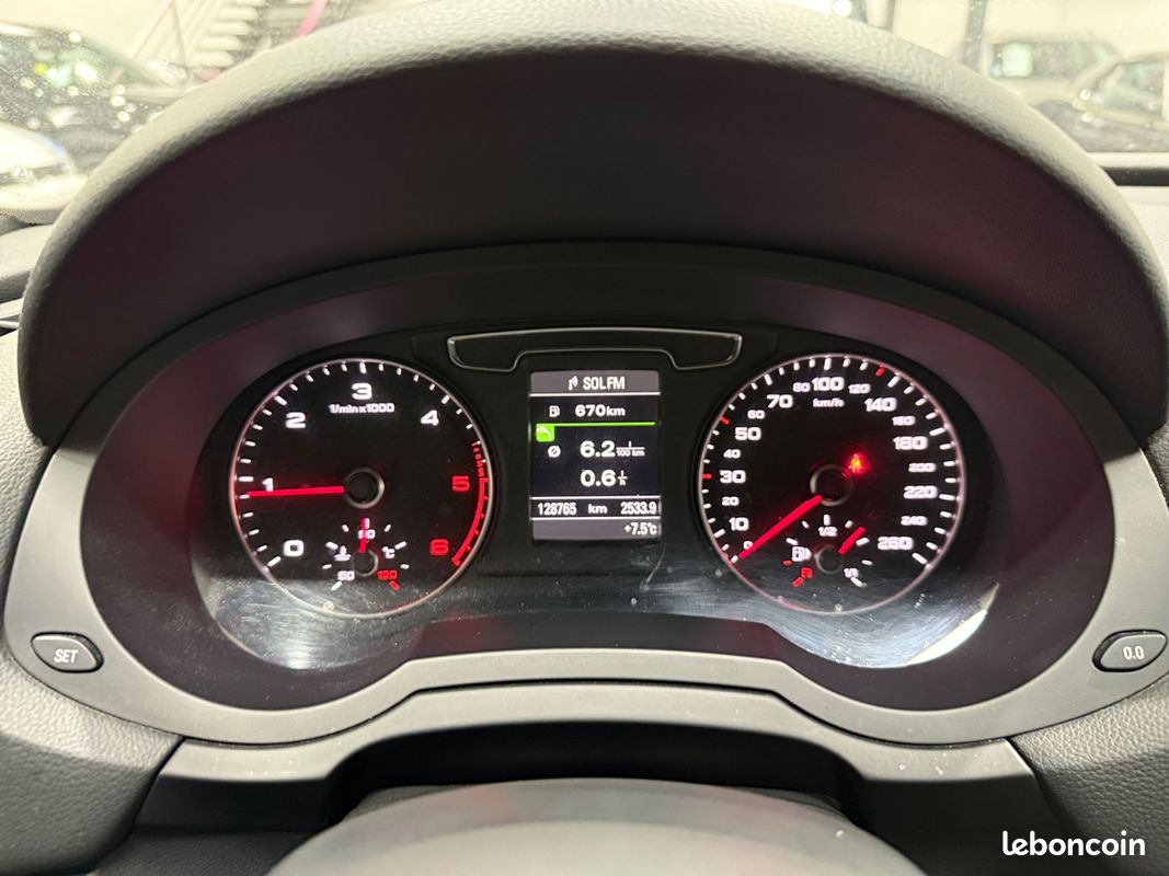 AUDI Q3 (2) 2.0 TDI ULTRA 150ch S Line - Jantes Rotor - sièges Chauffants - Garantie 12 Mois (image 14)