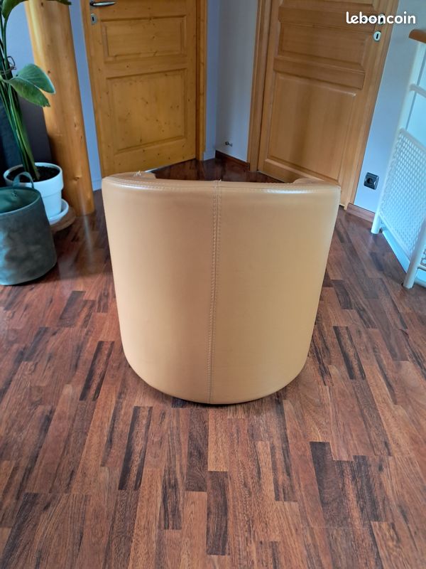Fauteuil club cuire caramel (image 3)