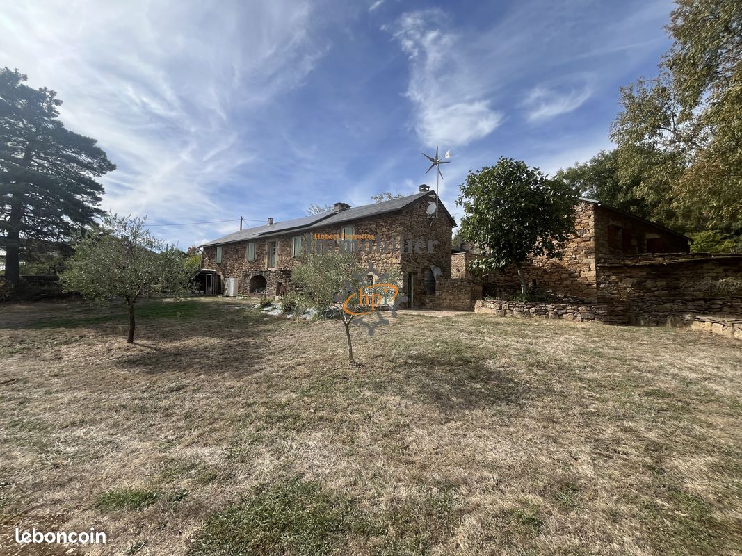 Maison 8 pièces 233 m² · à Martrin · 233 m² · 295 000 €