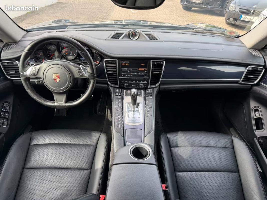Porsche Panamera 310 CH 4X4 BVA - FACELIFT TOIT OUVRANT SUSPENSION PNEUMATIQUE SPORTCHRONO HAYON ... (image 13)