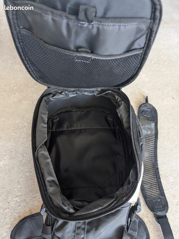 Sacoche réservoir moto bagster (image 1)