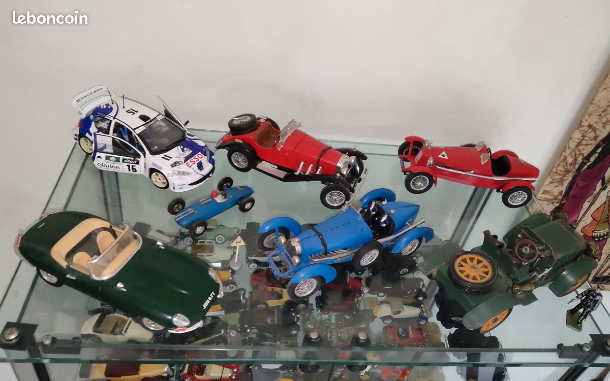 Oshhni Vitrine pour Voiture Miniature 1/64, Rangement pour Jouets, Anti-poussière, décoration, Diorama, boîte de présentation Transparente