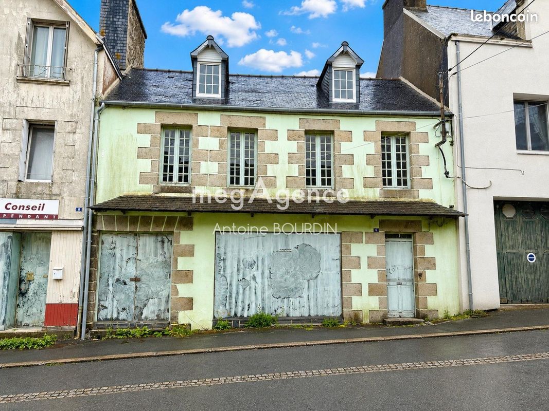 Maison 8 pièces 181 m² · à Callac · 181 m² · 109 000 €