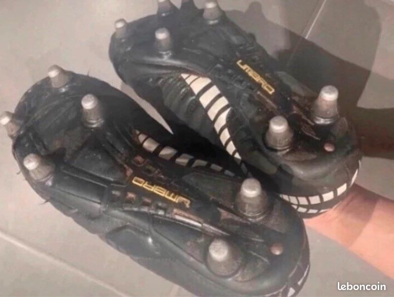 Crampons de football Umbro taille 42 - Sport & Plein air
