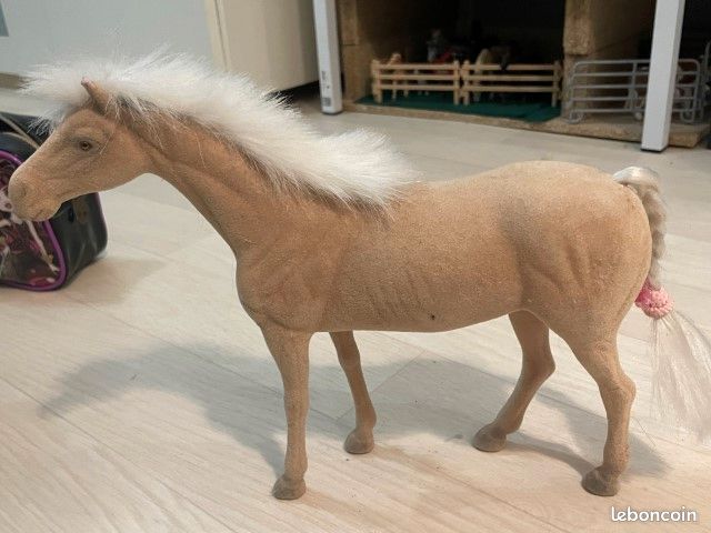 Jeu : Figurine cheval (image 1)