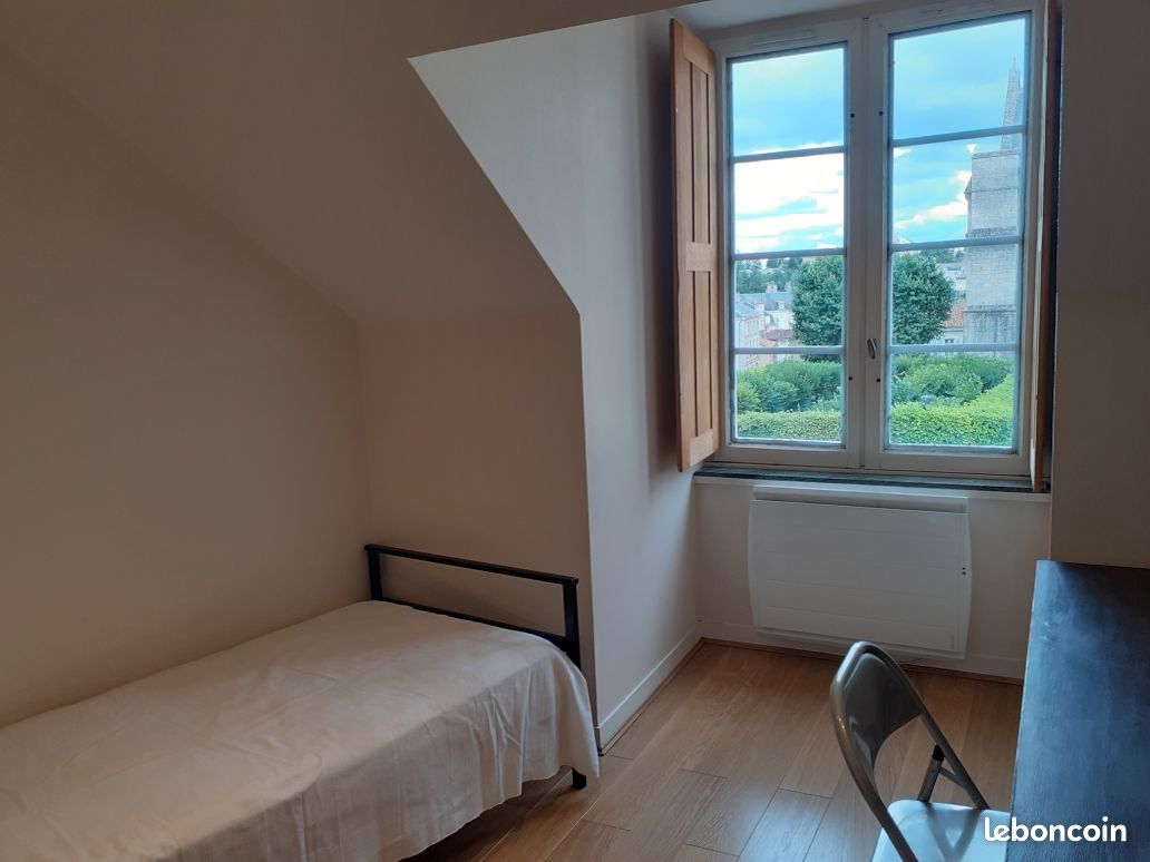 Appartement 1 pièce 17 m² · à Poitiers · 17 m² · 385 €/mois