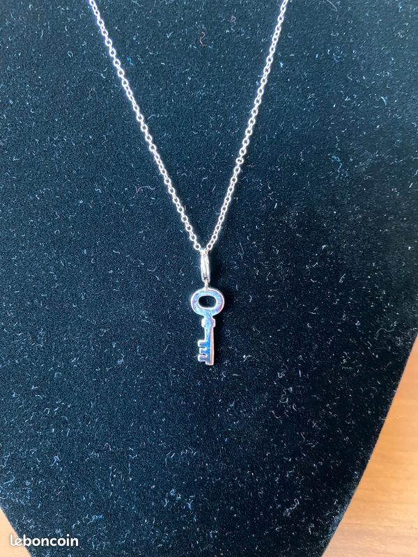 Collier avec pendentif clef Frédéric M (image 2)