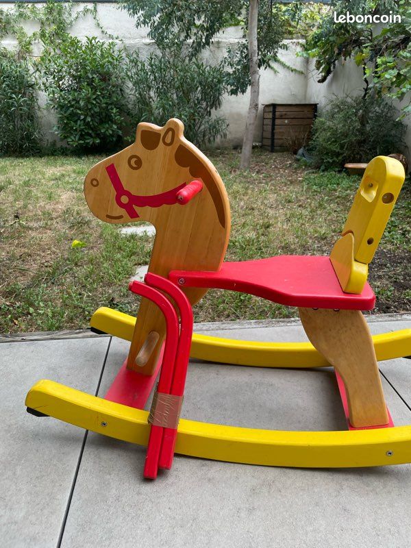 Cheval à bascule (image 2)