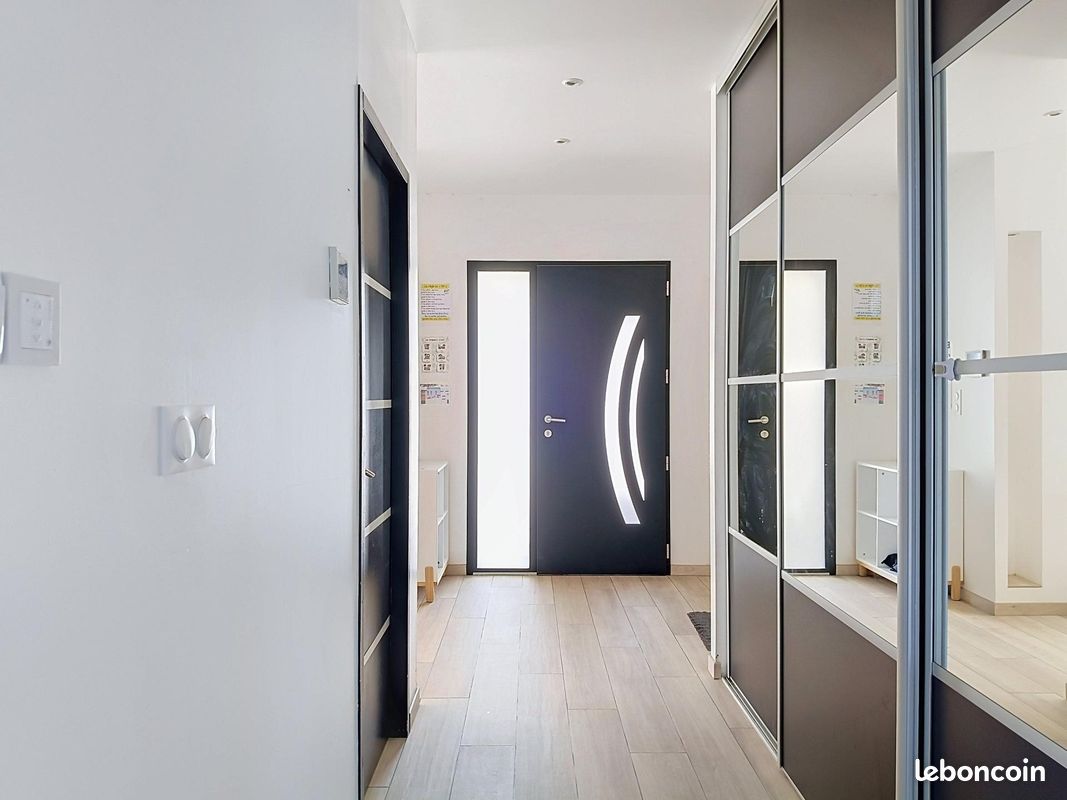 Maison 5 pièces 145 m² · à Saint-Palais-du-Né · 145 m² · 280 000 €