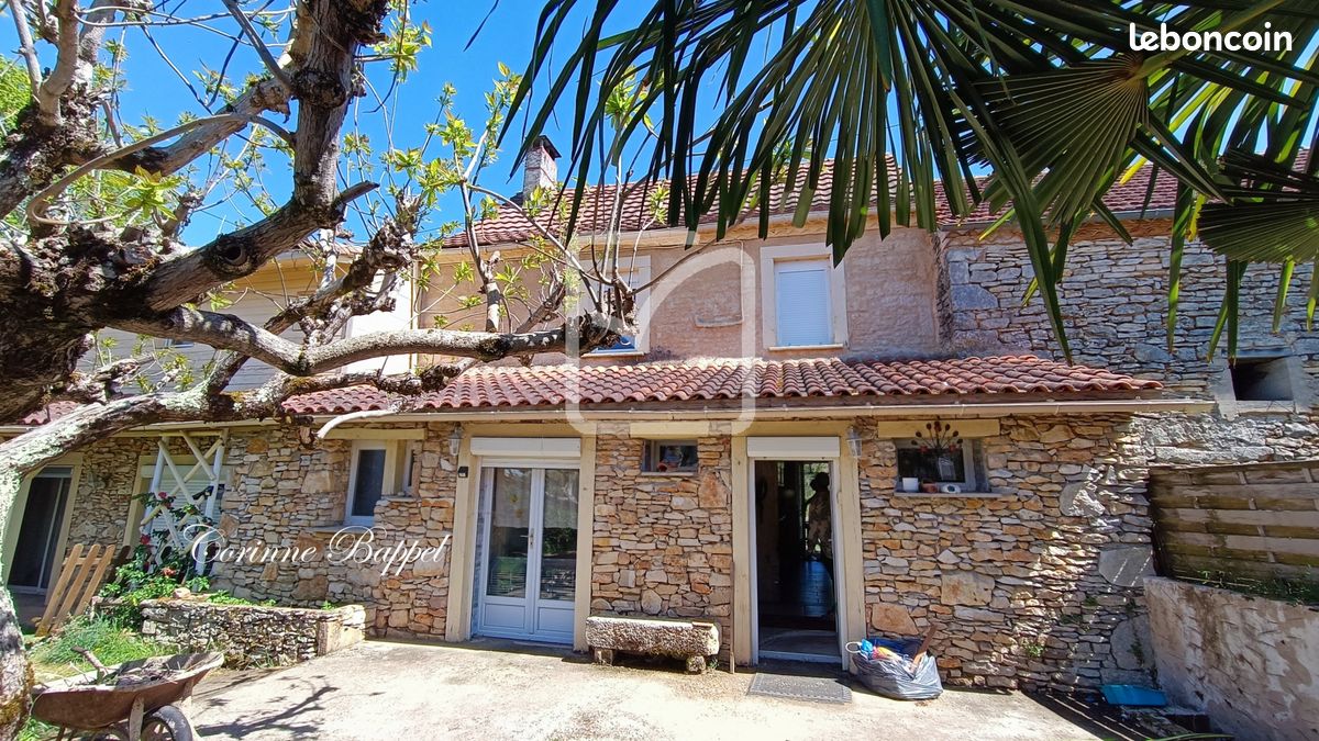 Maison 7 pièces 172 m² · à Coulaures · 172 m² · 179 900 €