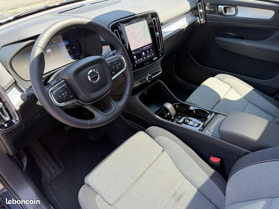 VOLVO XC40 B4 197 ch DCT7 Ultra (image 3)