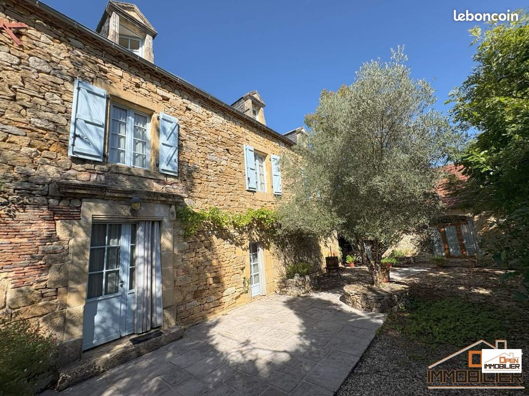 Maison 11 pièces 280 m² · à Nadaillac-de-Rouge · 280 m² · 495 000 €