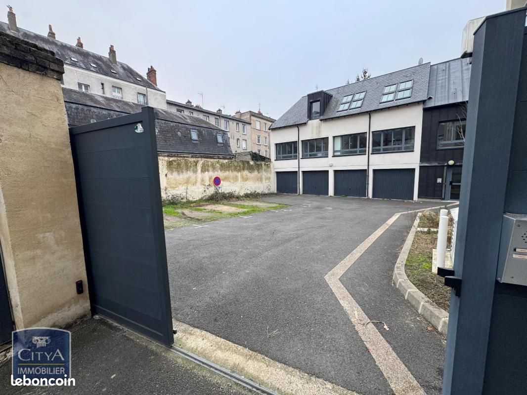 Parking Tours · 66 €/mois