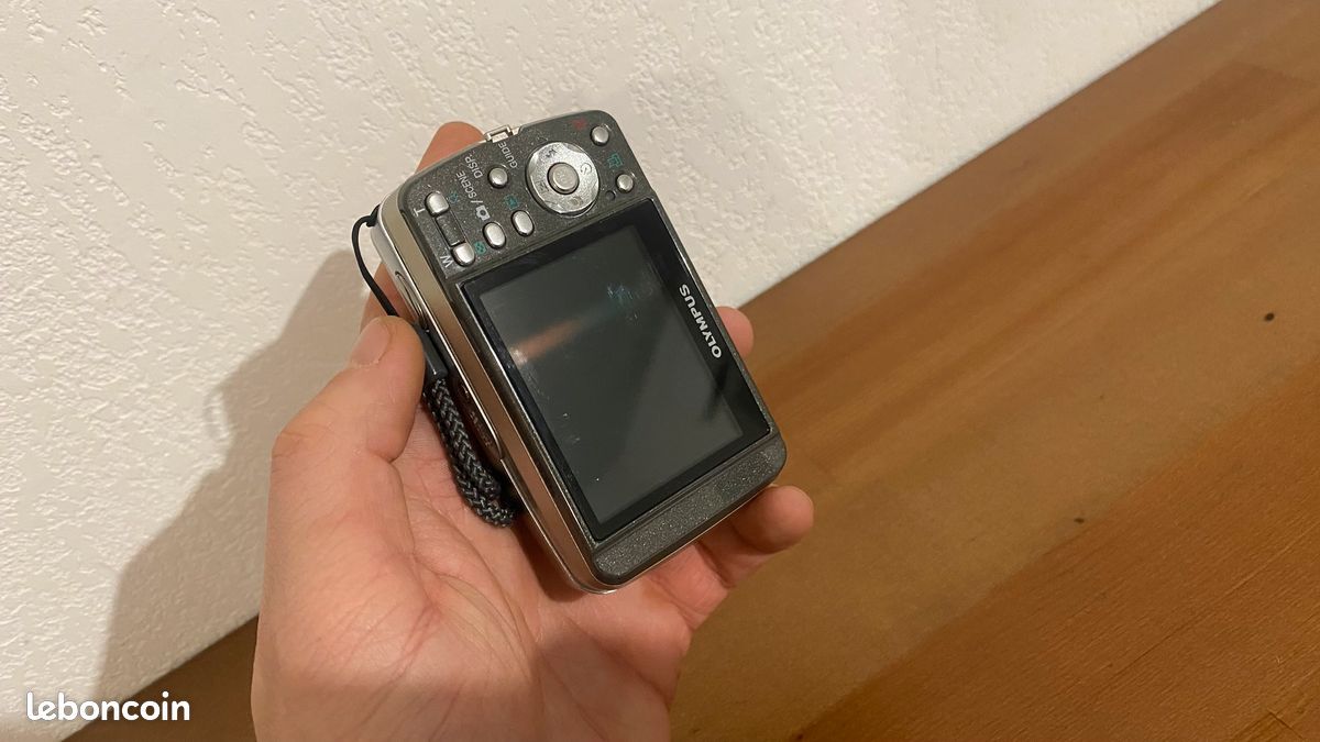 Appareil Photo Compact Vintage OLYMPUS MJU ZOOM 105 Noir - 35mm Autofocus - Occasion En état De Marche