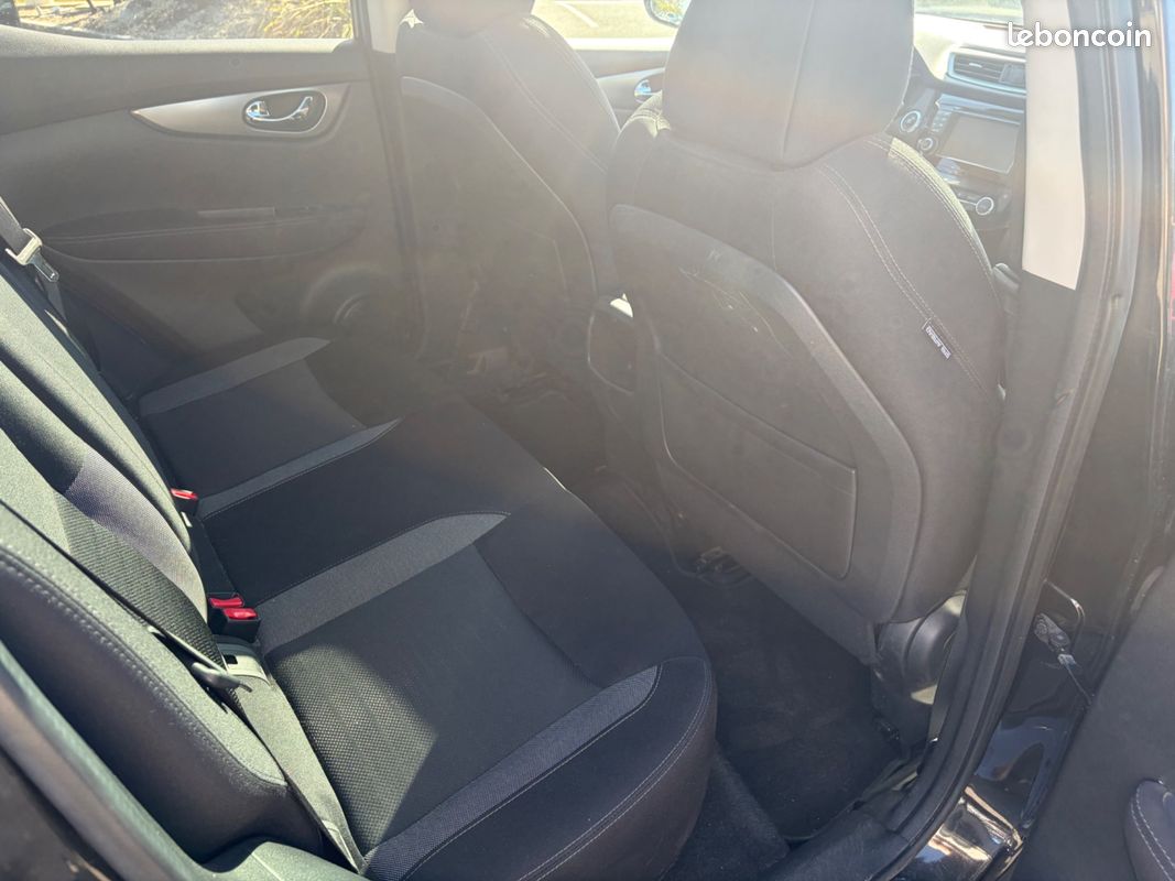 NISSAN Qashqai GENERATION-II 1.2 DIGT 115 N-CONNECTA 2WD (image 25)