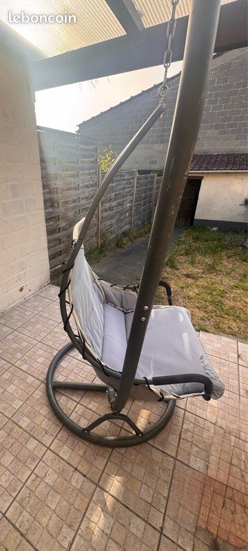 Chaise suspendu (image 3)