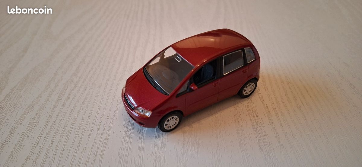 Modèle Réduit 1/43 Fiat Idea Norev - Miniature En Métal, Occasion (vitrine)